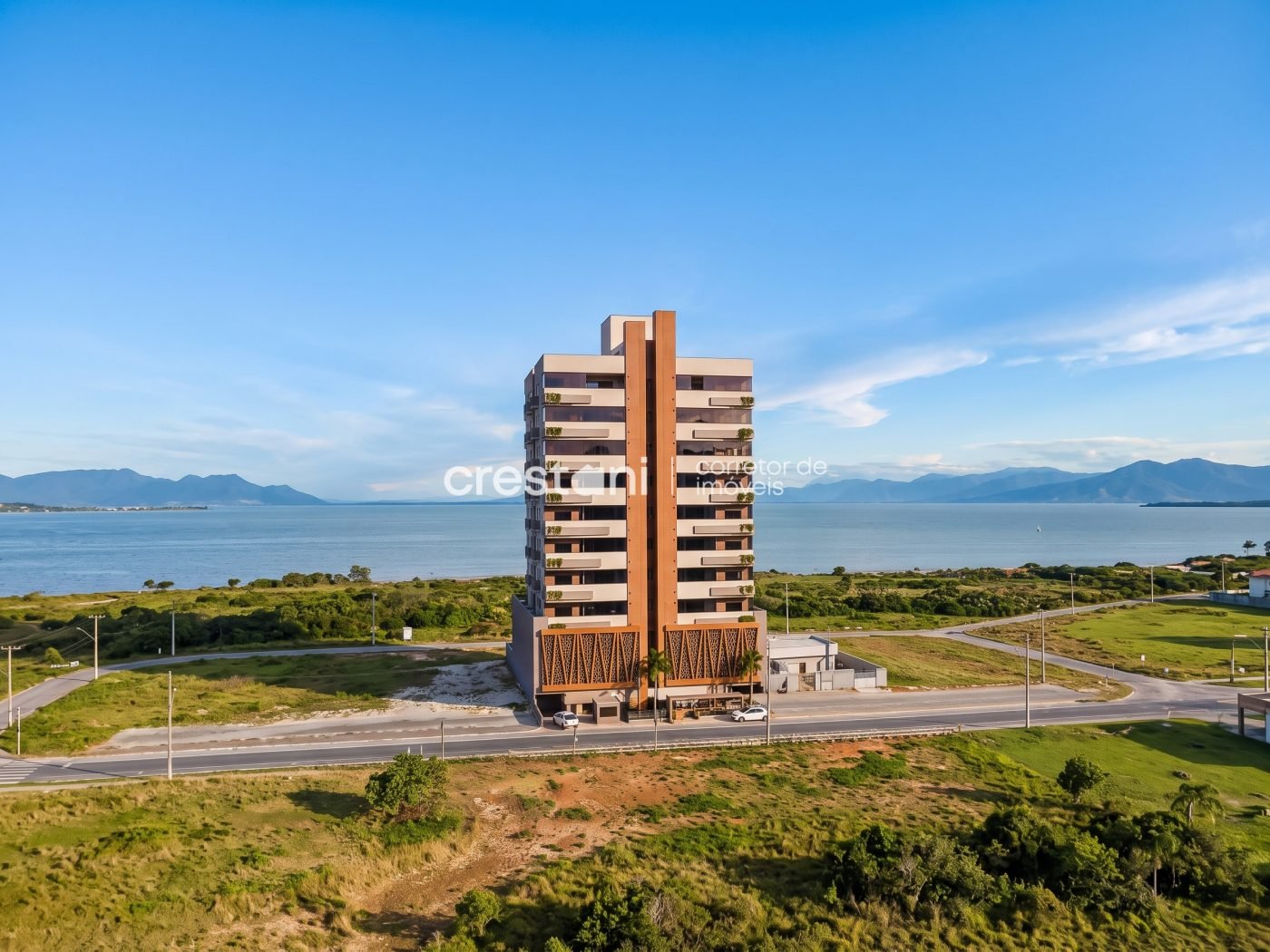 Crop_and_expand_building_photo_2K_20260928191210